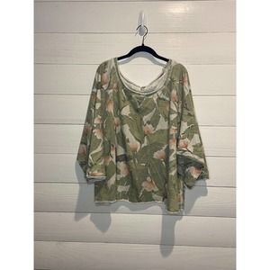 Live Well Lounge Women's Wide Floral Print Roundneck Soft Sweatshirt Size 26/28